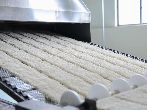 Характеристики производительности автоматической линии по производству нежареных лапши быстрого приготовления