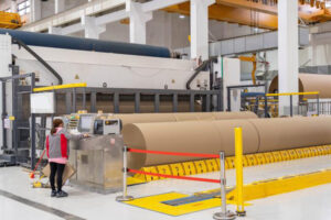 Автоматическая линия по производству бумаги из древесины