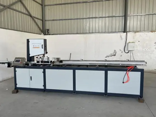 Бумагорезательная машина ленточного типа